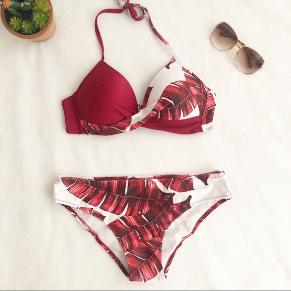 Leaf Printed Twist Halter Bikini Set - Red - Picture 2 of 8